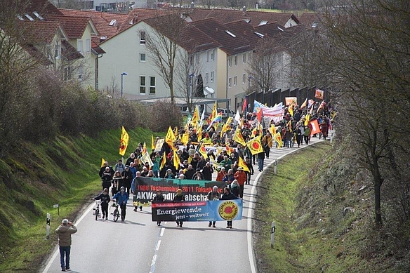 Demonstrationszug zum AKW Neckarwestheim II am Fukushima-Jahrestag 2023