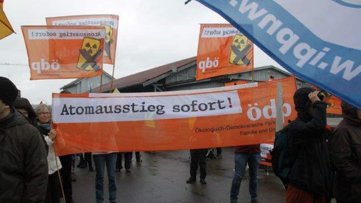 Banner "Atomausstieg sofort!" der ÖDP Baden-Württemberg